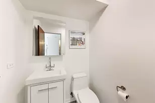 1623 W Belle Plaine Ave, Chicago, IL 60613 - Photo 17