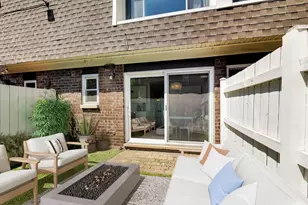 1623 W Belle Plaine Ave, Chicago, IL 60613 - Photo 11