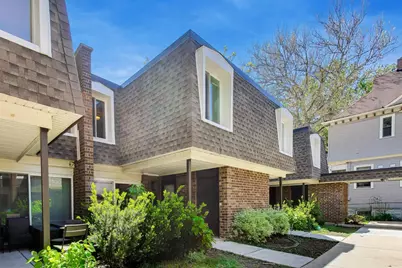 1623 W Belle Plaine Avenue, Chicago, IL 60613 - Photo 1