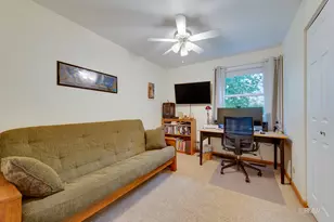 942 W Clearwater St, Roselle, IL 60172 - Photo 21
