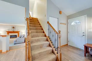 942 W Clearwater St, Roselle, IL 60172 - Photo 9