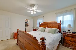 942 W Clearwater St, Roselle, IL 60172 - Photo 25
