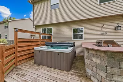 2211 Hazelwood Drive, McHenry, IL 60051 - Photo 9