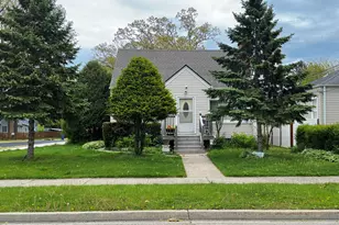 633 S Elmwood Ave, Waukegan, IL 60085 - Photo 3