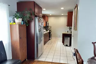 633 S Elmwood Ave, Waukegan, IL 60085 - Photo 7