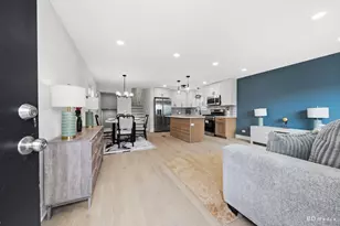 8541 S Givins Ct, Chicago, IL 60620 - Photo 3