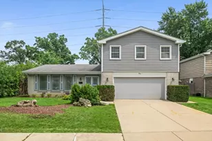 815 Barberry Rd, Highland Park, IL 60035 - Photo 1
