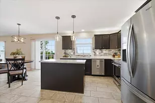 3920 Brookline Ln, Bloomington, IL 61705 - Photo 17