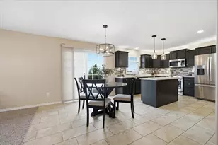 3920 Brookline Ln, Bloomington, IL 61705 - Photo 11