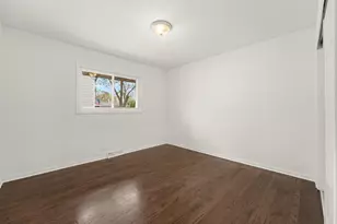 18289 Burnham Ave, Lansing, IL 60438 - Photo 13
