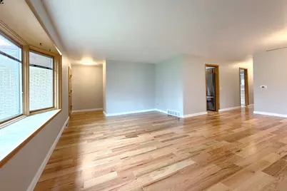 914 S Robert Drive, Mount Prospect, IL 60056 - Photo 9