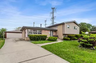 7638 Maple St, Morton Grove, IL 60053 - Photo 1