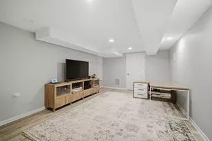 2831 Farmington Rd, Northbrook, IL 60062 - Photo 27