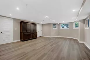 1241 W Newport Ave, Chicago, IL 60657 - Photo 3