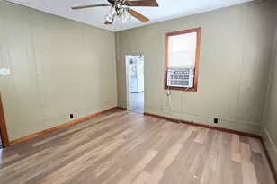948 E Broadway, Centralia, IL 62801 - Photo 15