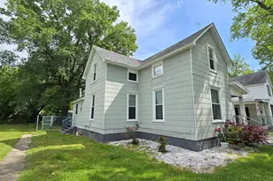 948 E Broadway, Centralia, IL 62801 - Photo 3