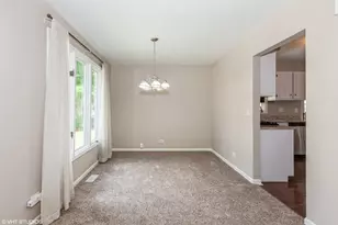 98 Quail Hollow Ct, Naperville, IL 60540 - Photo 3