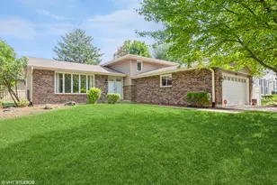 98 Quail Hollow Ct, Naperville, IL 60540 - Photo 1