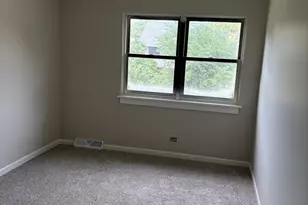 2284 Salisbury Dr, Naperville, IL 60565 - Photo 9