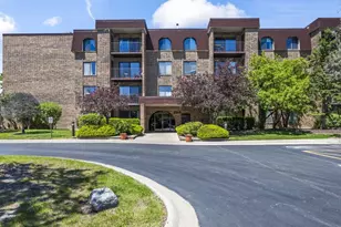 2100 Valencia Dr, Northbrook, IL 60062 - Photo 1