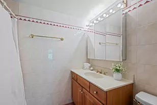 2100 Valencia Dr, Northbrook, IL 60062 - Photo 13