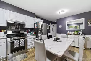 332 S Elmwood Dr, Aurora, IL 60506 - Photo 5