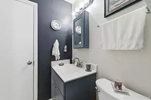 332 S Elmwood Dr, Aurora, IL 60506 - Photo 9