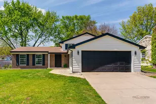 812 Lehigh Ln, Buffalo Grove, IL 60089 - Photo 1