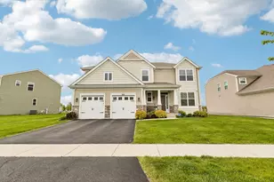 926 Catamaran Cir, Pingree Grove, IL 60140 - Photo 1