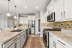 926 Catamaran Cir, Pingree Grove, IL 60140 - Photo 13