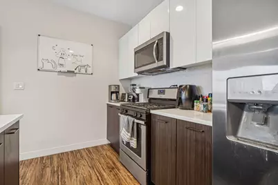 1045 W Cornelia Avenue #501, Chicago, IL 60657 - Photo 7