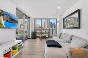 200 W Grand Ave, Chicago, IL 60654 - Photo 3