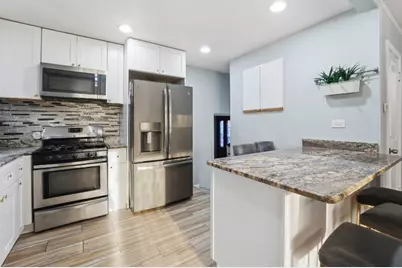 9035 Austin Avenue, Morton Grove, IL 60053 - Photo 5