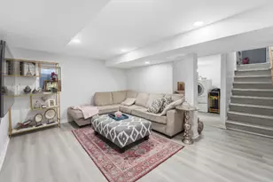 9035 Austin Ave, Morton Grove, IL 60053 - Photo 15