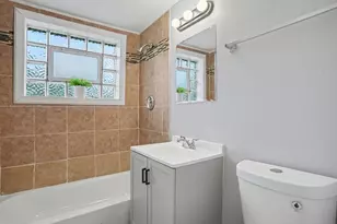 1041 E 90th St, Chicago, IL 60619 - Photo 5