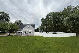 301 Hillside Ave, Ottawa, IL 61350 - Photo 1