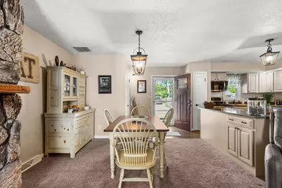 1106 Holiday Drive, Champaign, IL 61821 - Photo 5