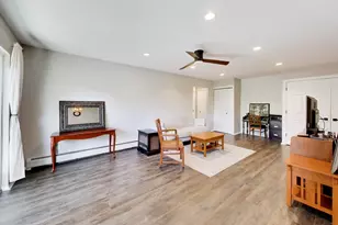 2640 N Windsor Dr, Arlington Heights, IL 60004 - Photo 7