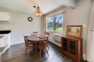 2640 N Windsor Dr, Arlington Heights, IL 60004 - Photo 9