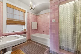 2060 W Farwell Ave, Chicago, IL 60645 - Photo 17