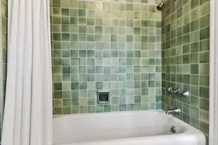 2060 W Farwell Ave, Chicago, IL 60645 - Photo 23