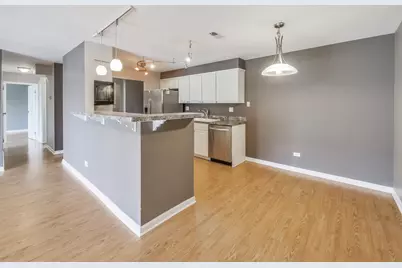 1747 W Crystal Lane #210, Mount Prospect, IL 60056 - Photo 9
