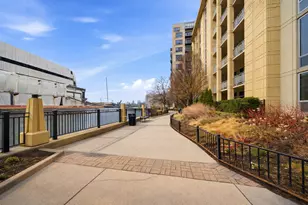720 N Larrabee St, Chicago, IL 60654 - Photo 23