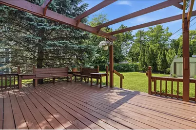 1707 Cherrywood Lane, Lindenhurst, IL 60046 - Photo 21