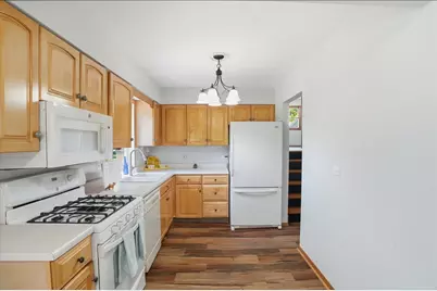 1707 Cherrywood Lane, Lindenhurst, IL 60046 - Photo 7