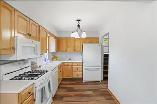 1707 Cherrywood Ln, Lindenhurst, IL 60046 - Photo 7