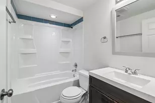 207 N Idlewild Ave, Mundelein, IL 60060 - Photo 17
