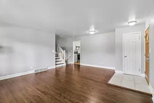 207 N Idlewild Ave, Mundelein, IL 60060 - Photo 7