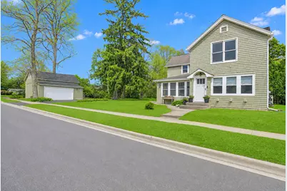 183 Lincoln Parkway, Crystal Lake, IL 60014 - Photo 3