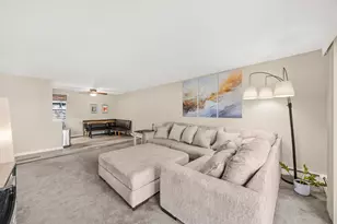 1198 Royal Glen Dr, Glen Ellyn, IL 60137 - Photo 11